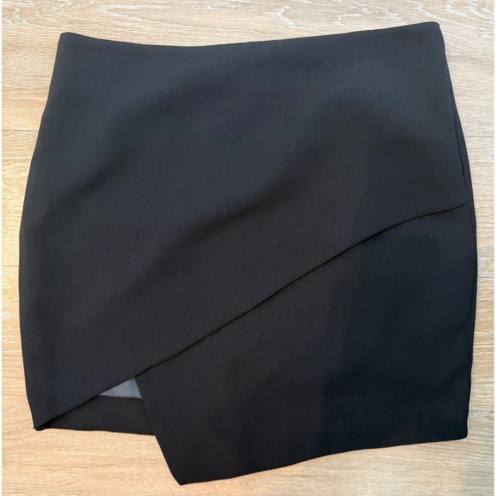 ASTR Asymmetrical Mini Skirt Size XL
